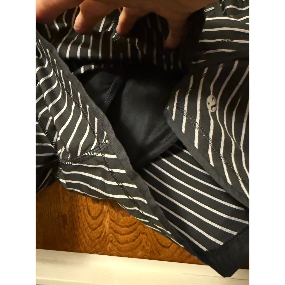 Lululemon‎ Athletica Black White Stripe Running Athletic Shorts Women's Size 6